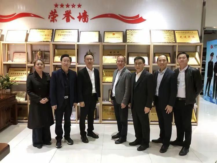 听心声  献良策  助发展 重庆安岳商会会长带队走进副会长单位——重庆红冠服饰集团有限公司